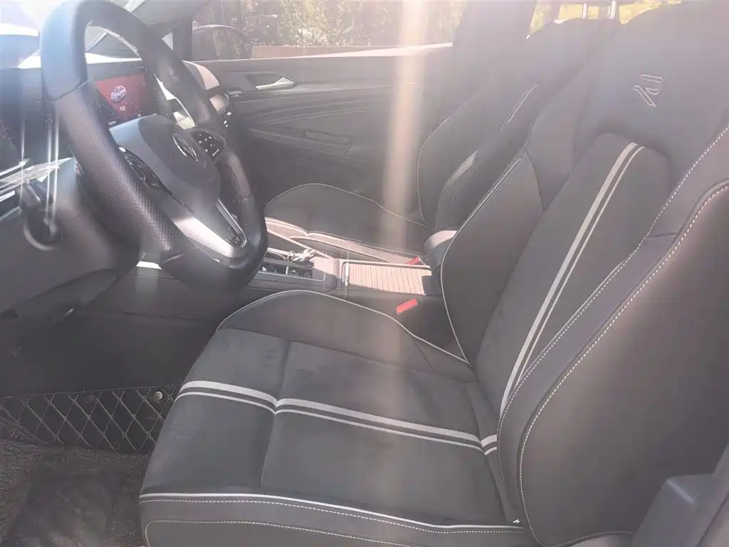 Volkswagen Golf 2021 280TSI DSG R-Line фото 12