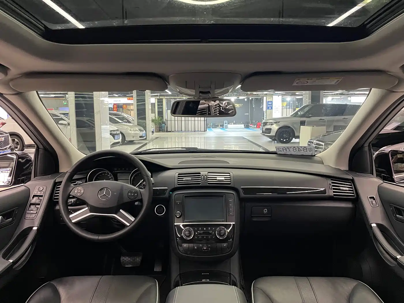 Mercedes-Benz R-Class 2017 R 320 4MATIC Business Collector's Edition фото 11