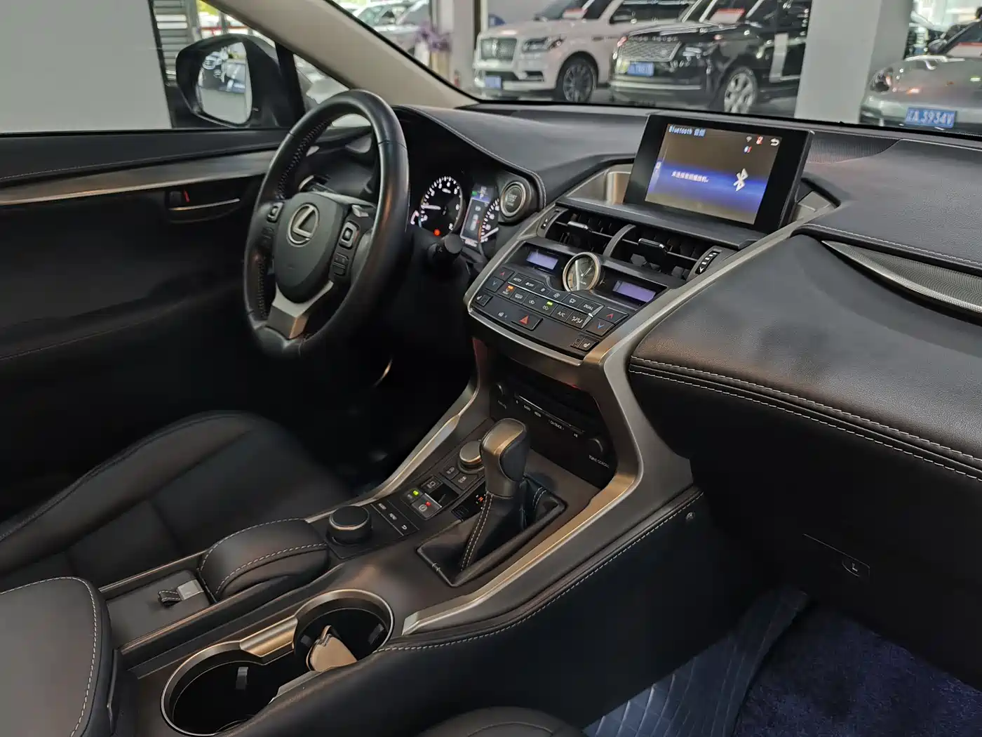 Lexus NX 2016 200 AWD F Sport фото 8