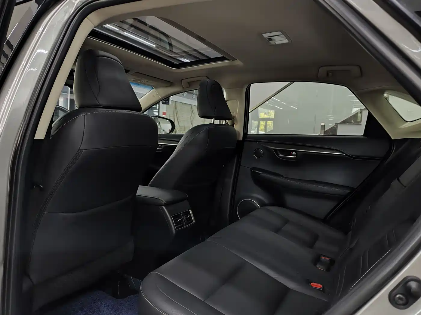 Lexus NX 2016 200 AWD F Sport фото 11
