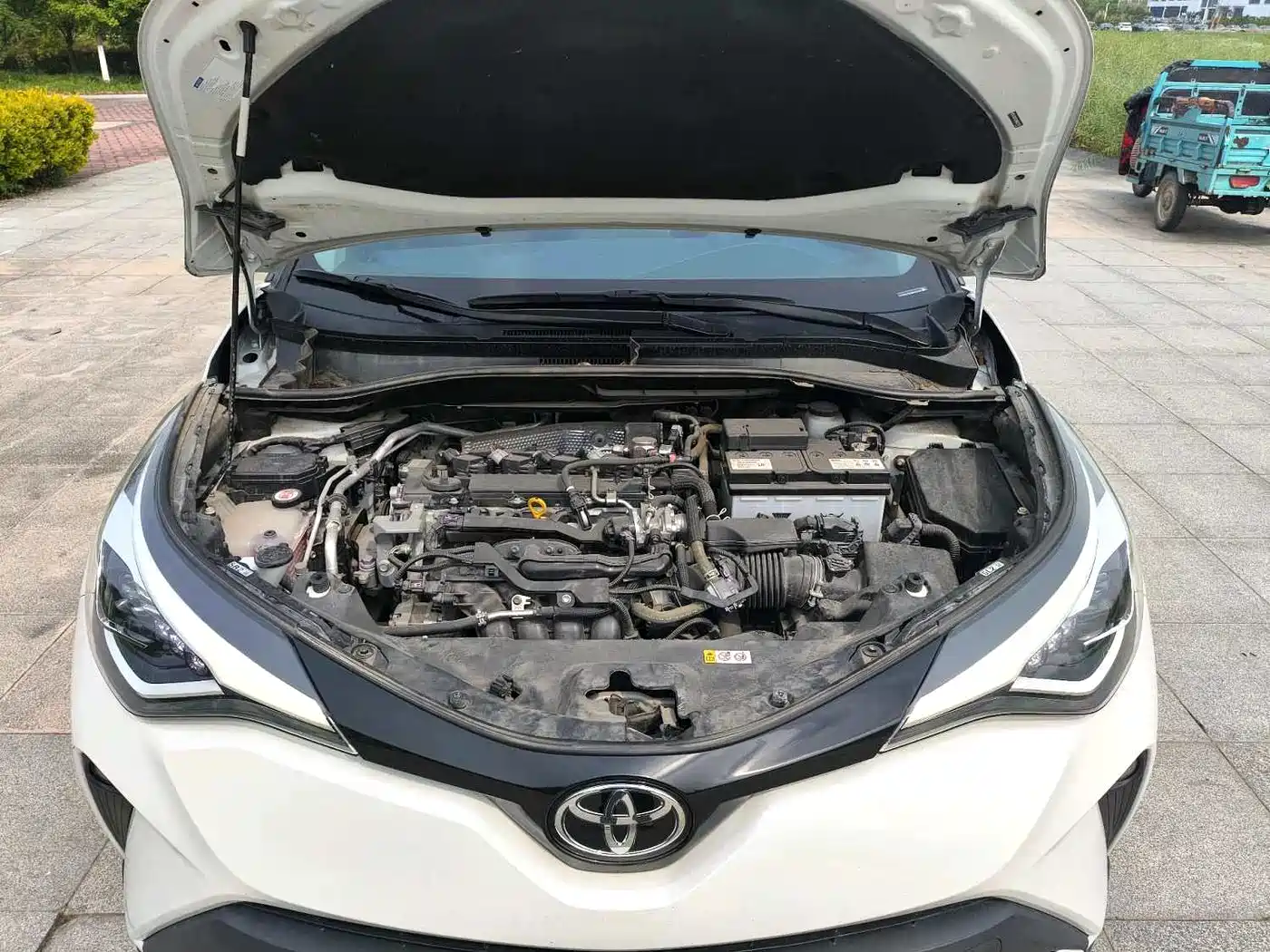 Toyota C-HR 2021 2.0L Luxury Edition фото 12