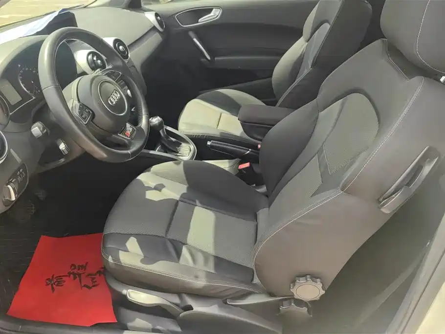 Audi A1 2012 1.4 TFSI Ego фото 11