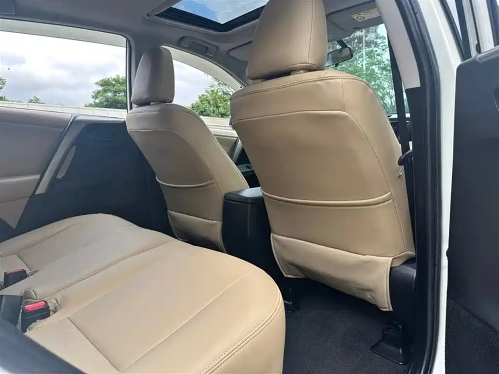 Toyota RAV4 Rongfang 2015 2.0L CVT 2WD Trend Edition фото 7