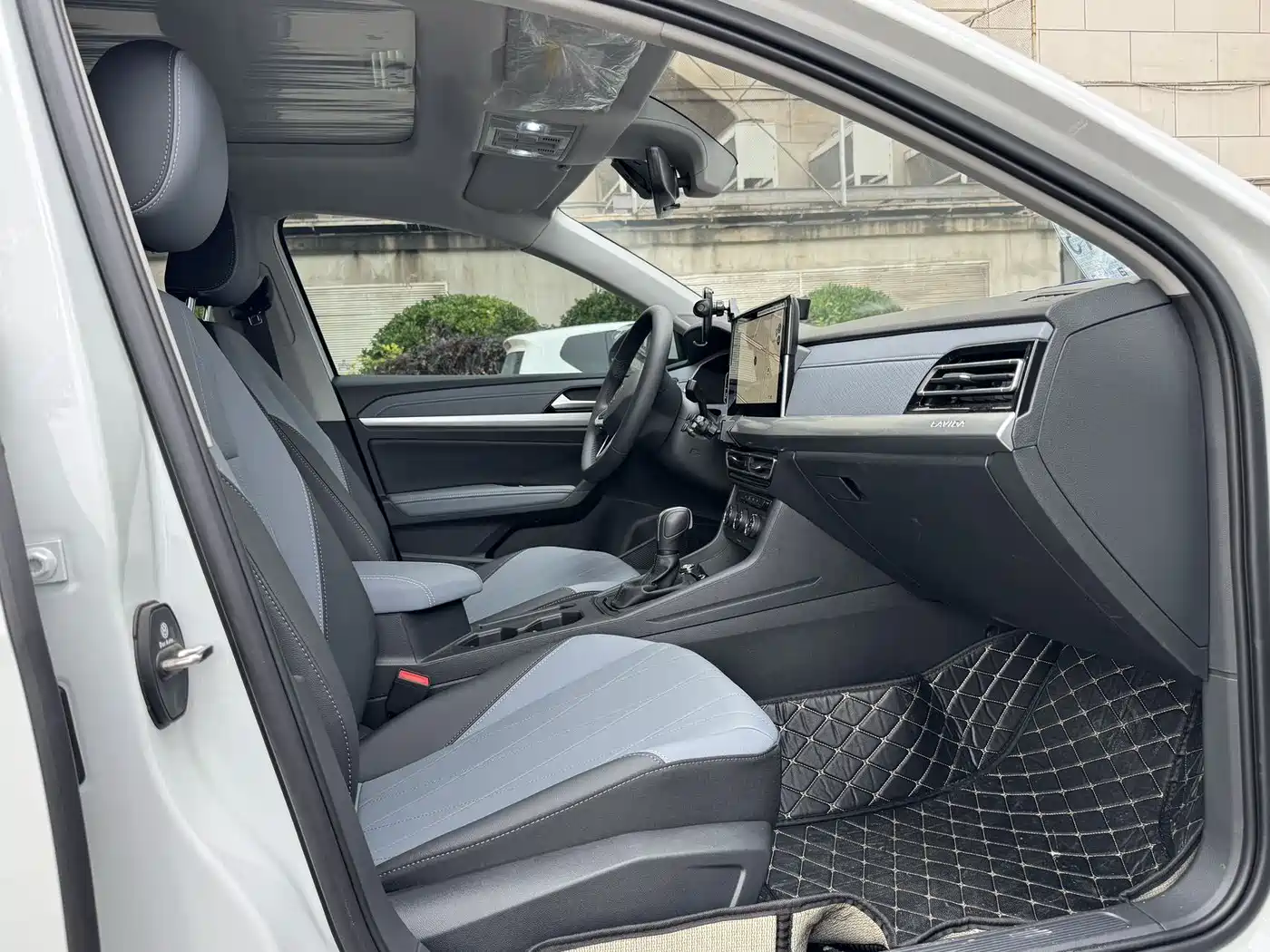 Volkswagen Lavida 2024 Model 1.5L Automatic Starlight 5 Million Edition фото 8