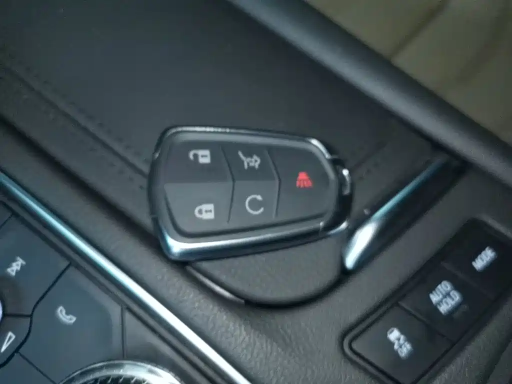 CADILLAC XT6