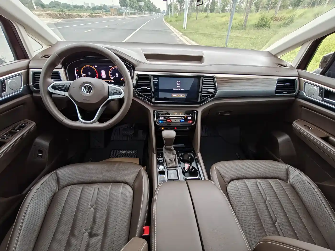 Volkswagen Viloran 2020 330TSI Luxury Edition фото 12