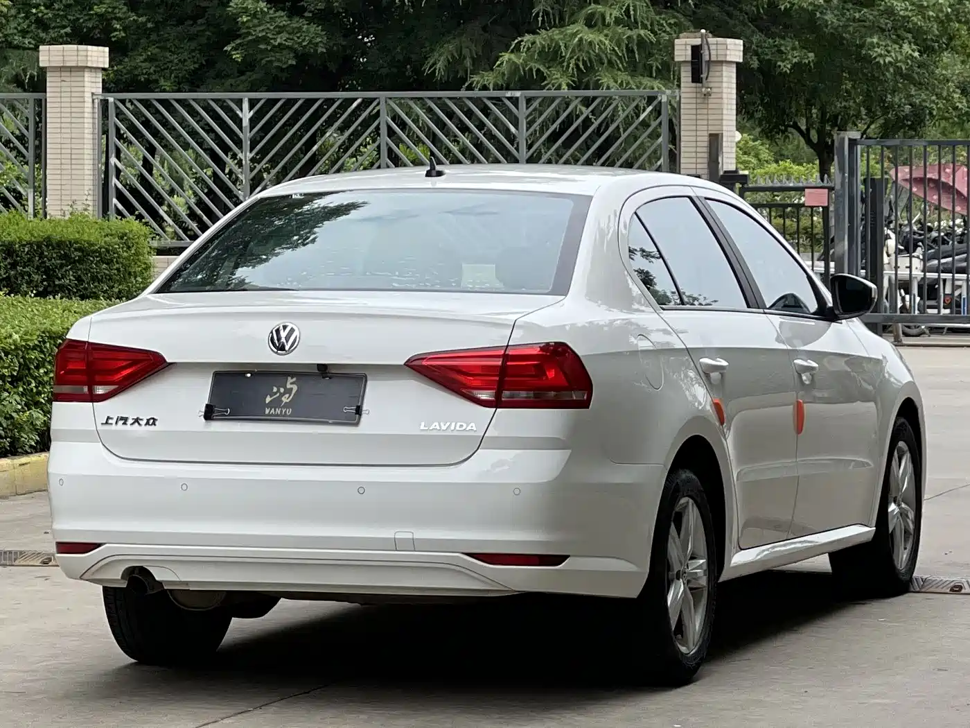Volkswagen Lavida 2017 1.6L Automatic Trend Edition фото 6