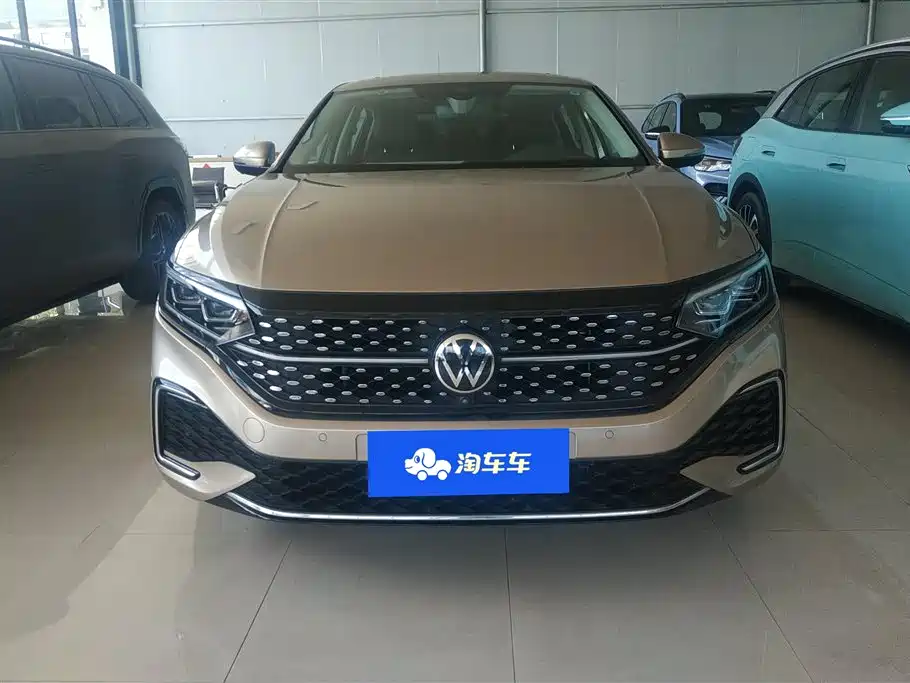 Volkswagen Passat 2022 330TSI Starry Sky Premium Edition фото 2