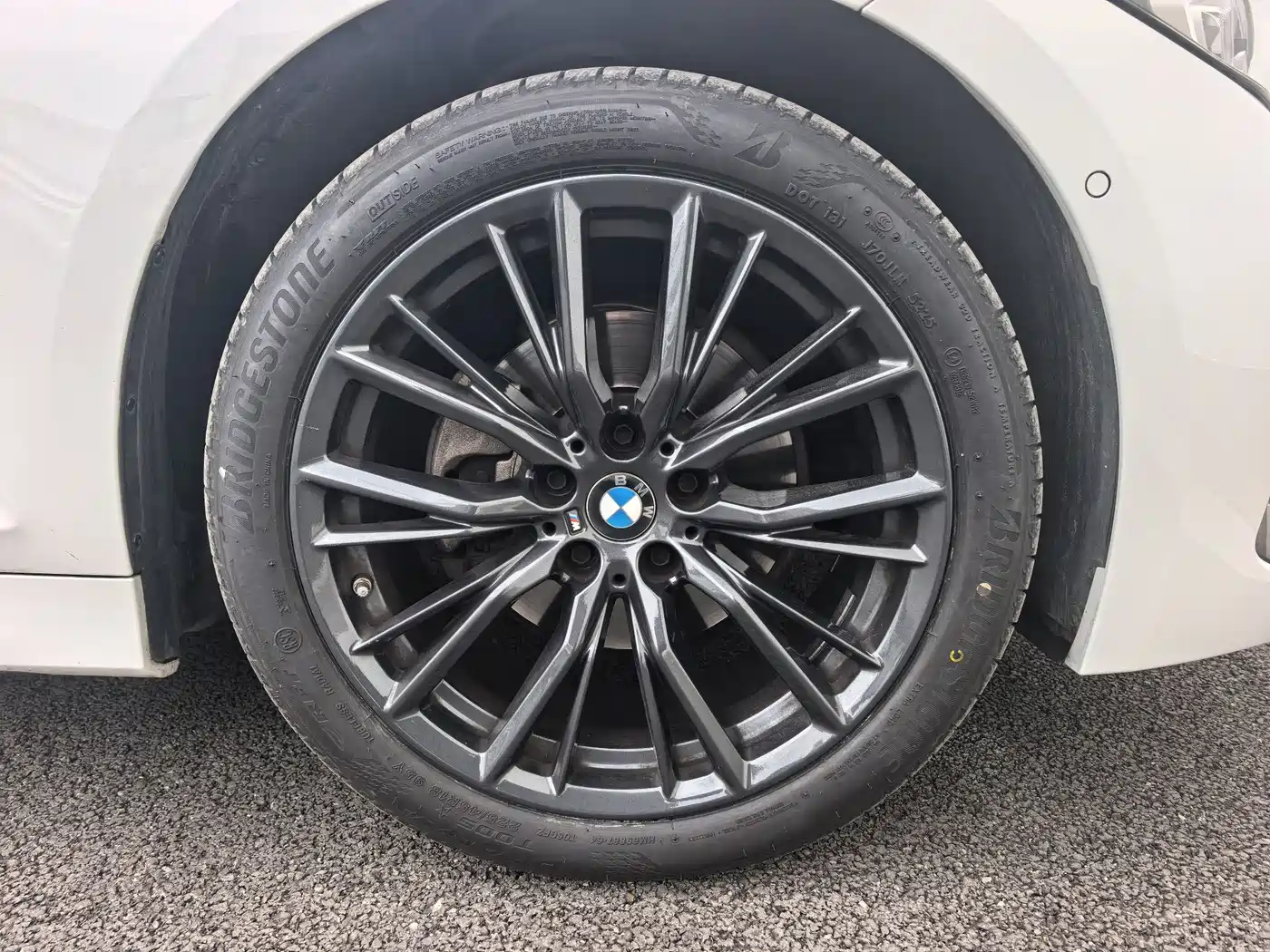 BMW 3 Series 2023 325Li M Sport Black Night Package фото 10