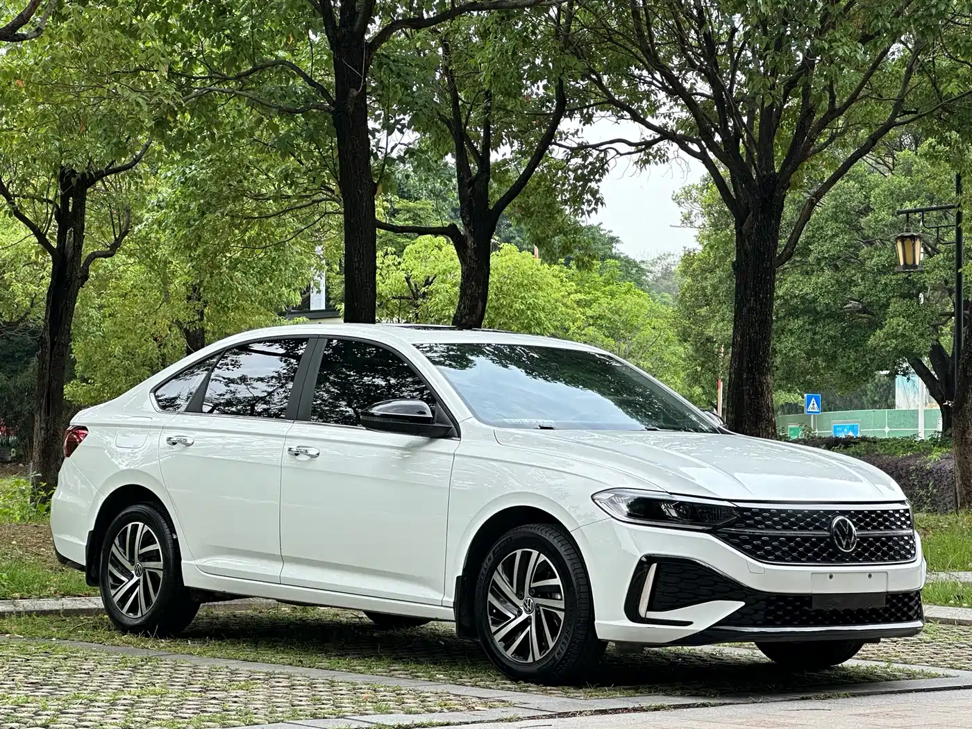 Volkswagen Lavida 2023 280TSI DSG Starlight Comfort Edition фото 3