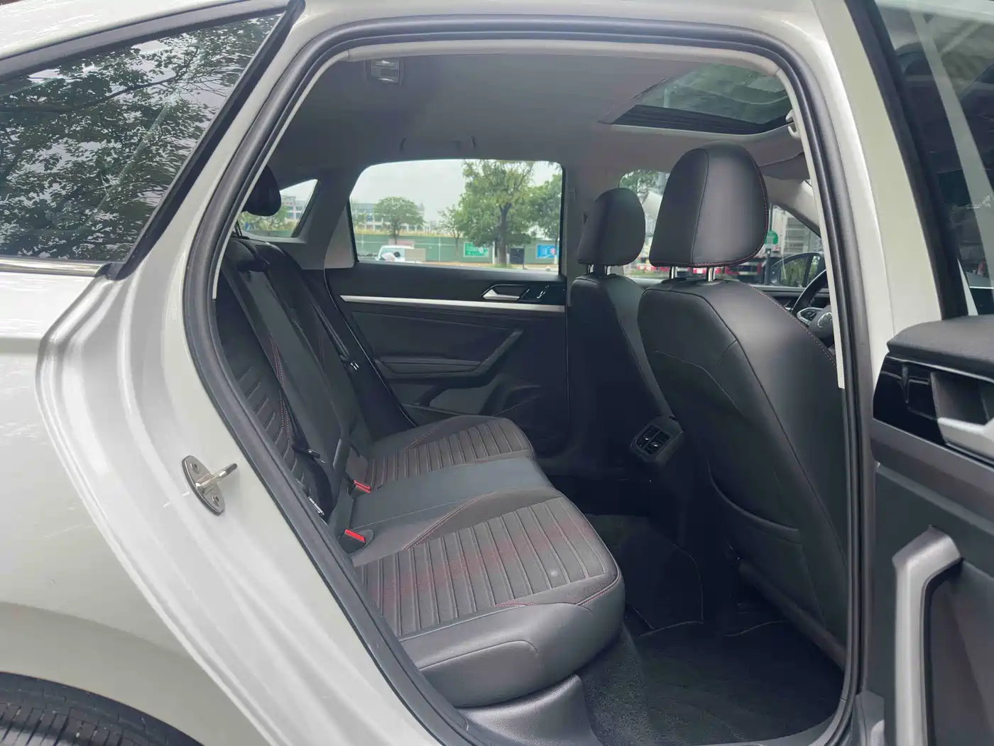 Volkswagen Lavida 2023 280TSI DSG Starlight Comfort Edition фото 9