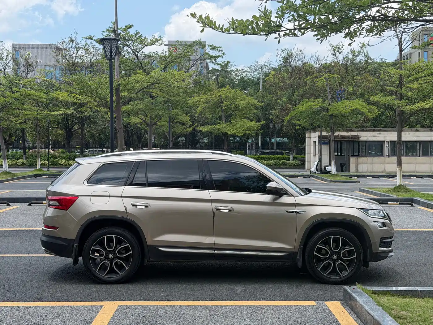 Škoda Kodiaq 2018 Facelift TSI330 7-seat 2WD Premium Luxury Edition фото 3