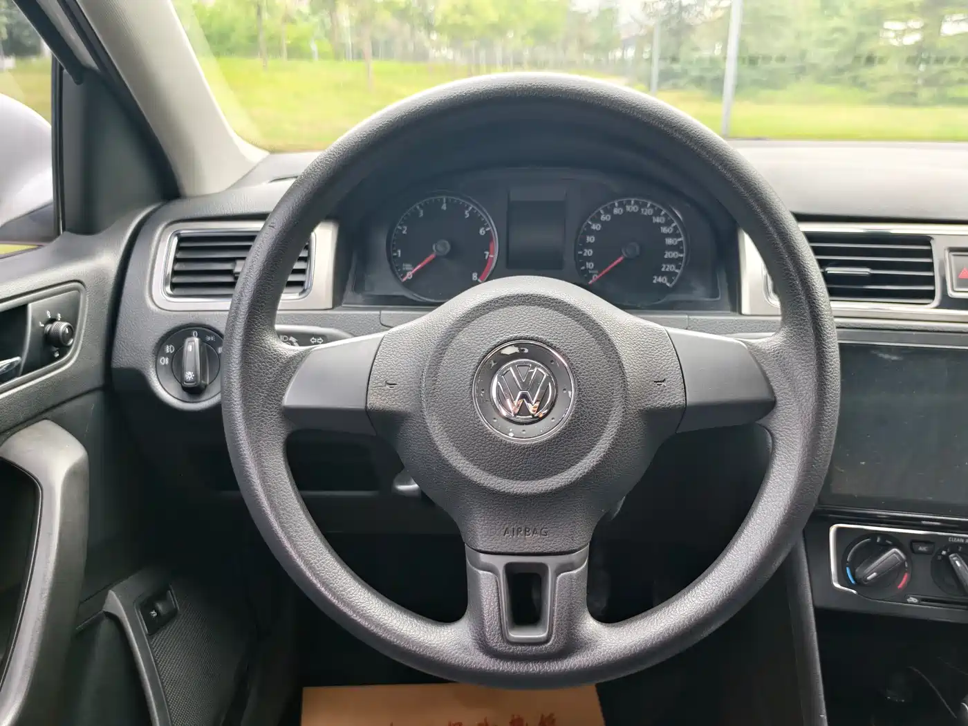 Volkswagen Santana 2015 1.6L Automatic Comfort Edition фото 7