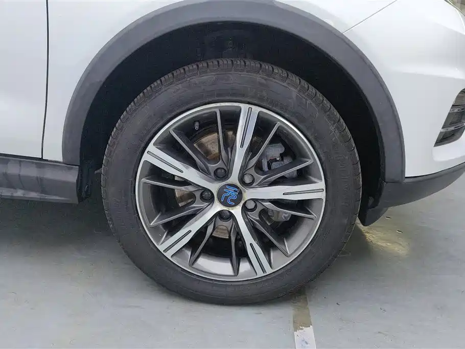 BYD Yuan New Energy 2018 EV360 Smart Connected Cool Edition фото 6