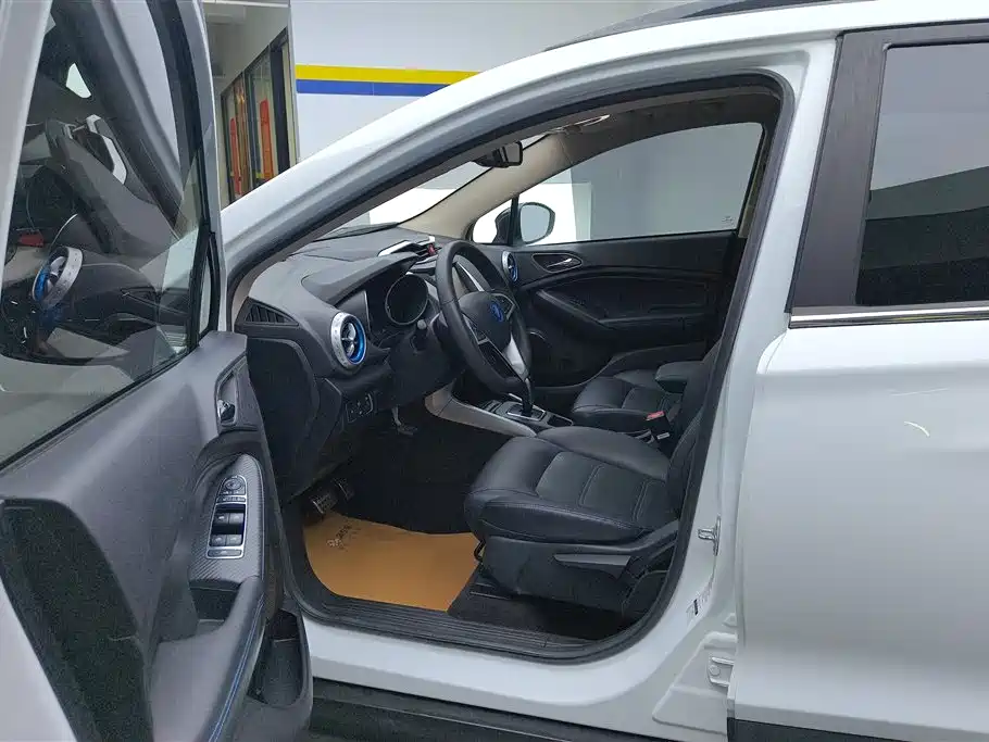 BYD Yuan New Energy 2018 EV360 Smart Connected Cool Edition фото 9