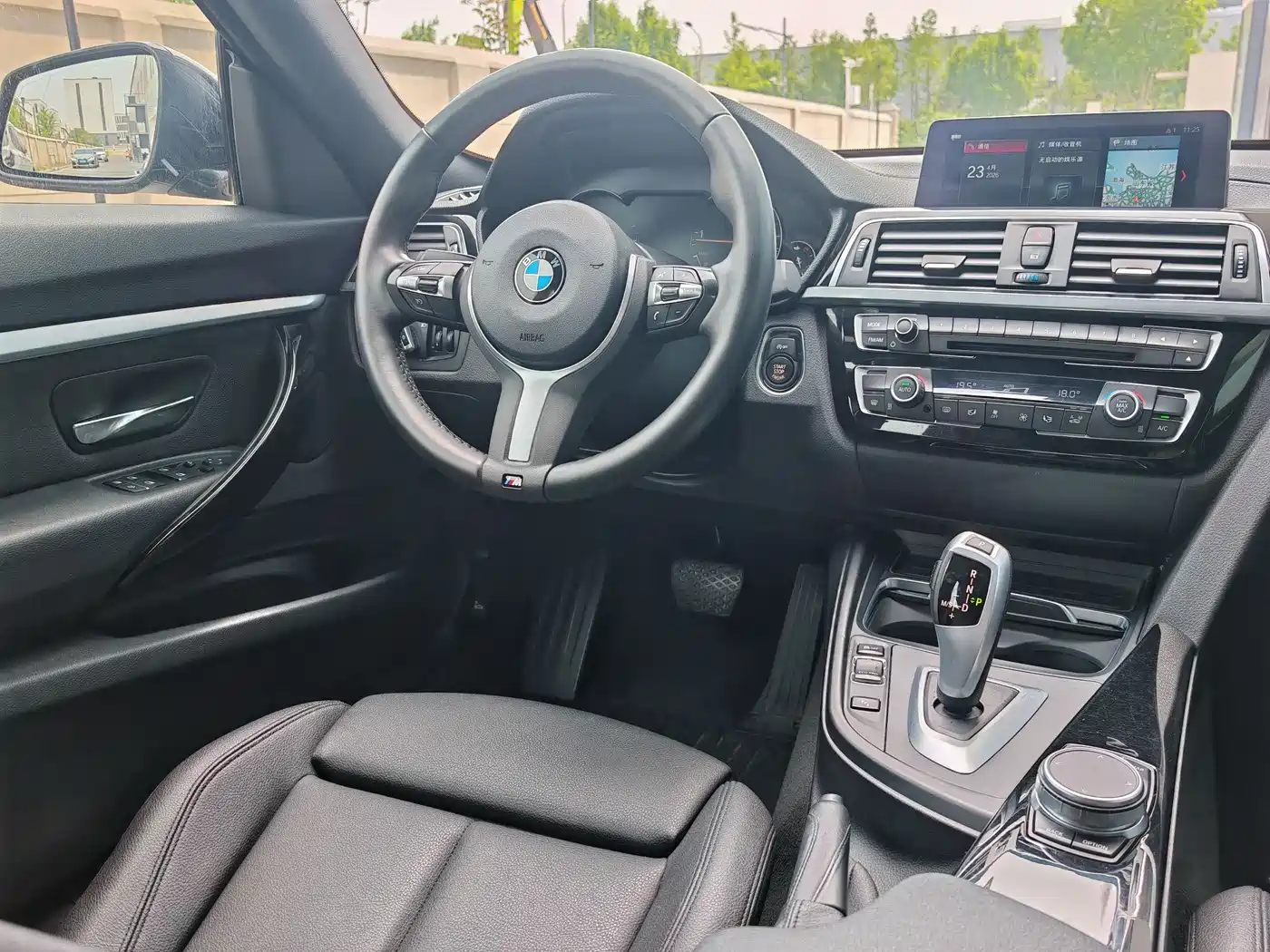 BMW 3 Series GT 2020 320i M Sport Package фото 23