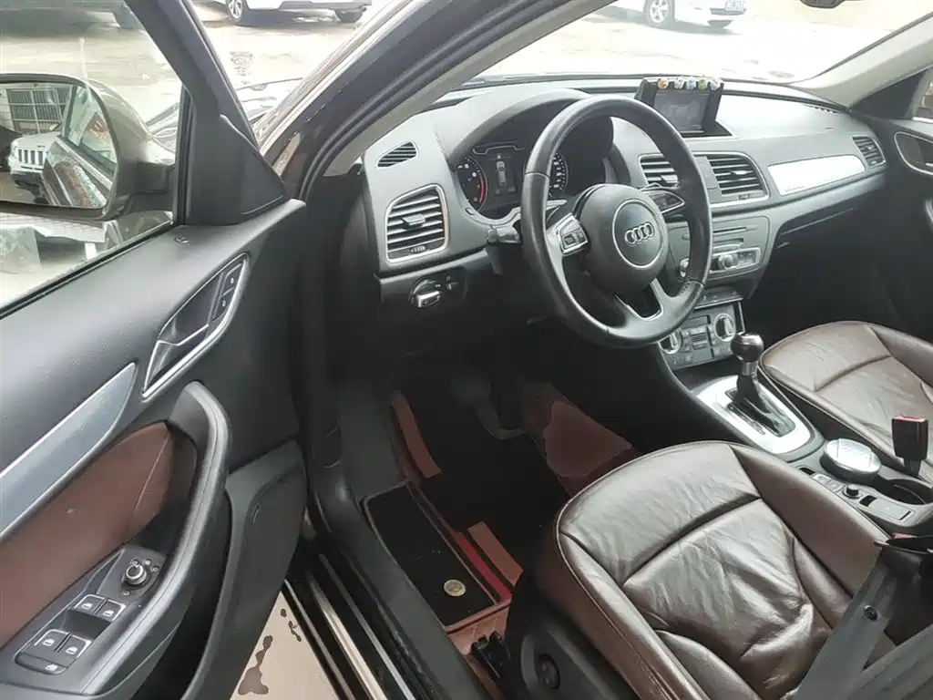 Audi Q3 2015 35 TFSI quattro Technology фото 16