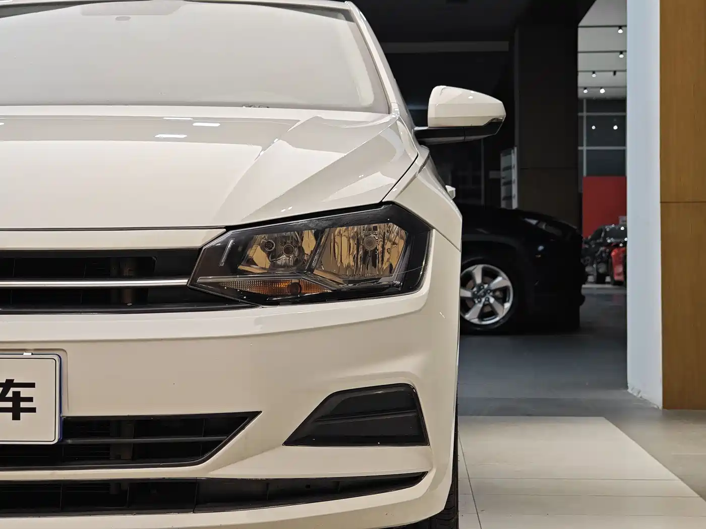VOLKSWAGEN POLO
