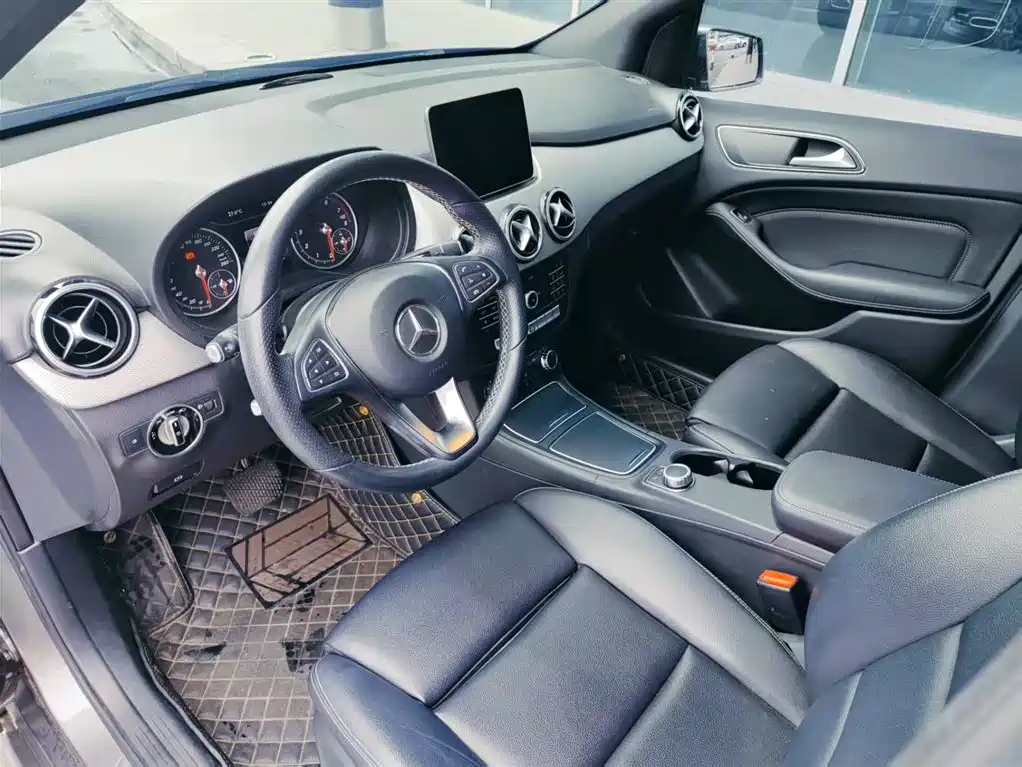 Mercedes-Benz B-Class 2018 B 200 Sport фото 9