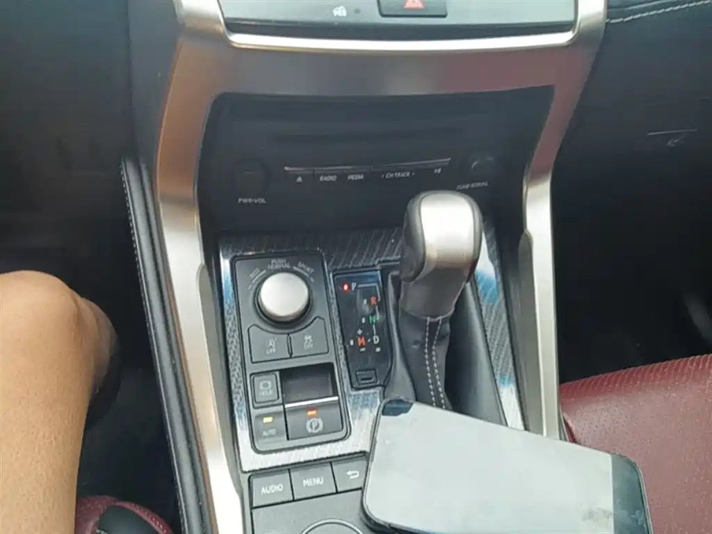 Lexus NX 2015 200 FWD Premium фото 14