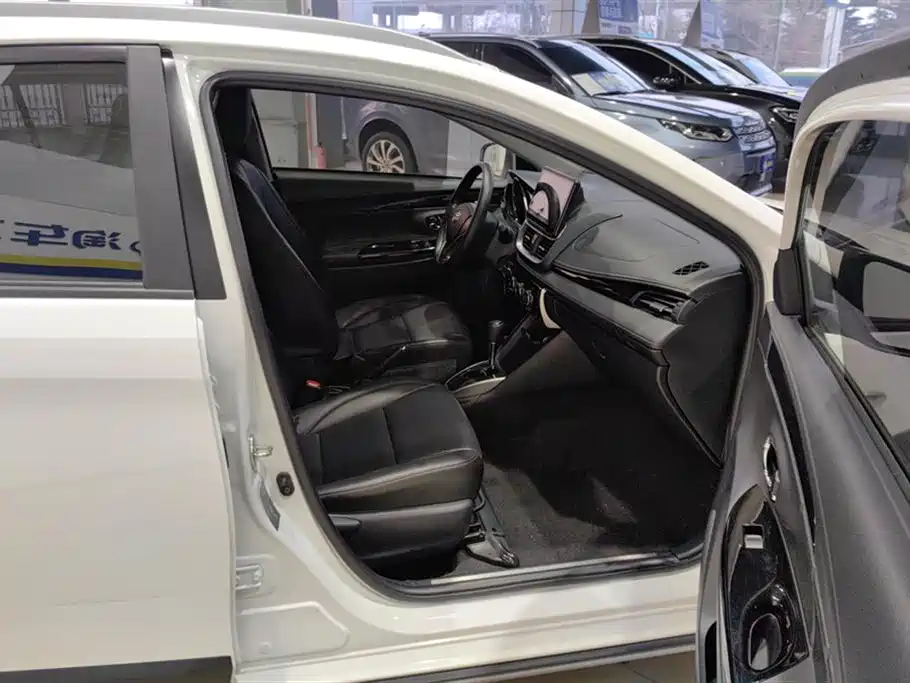 Toyota YARiS L Zhi Xuan 2021 Zhi Xuan X 1.5L CVT Luxury Edition фото 8