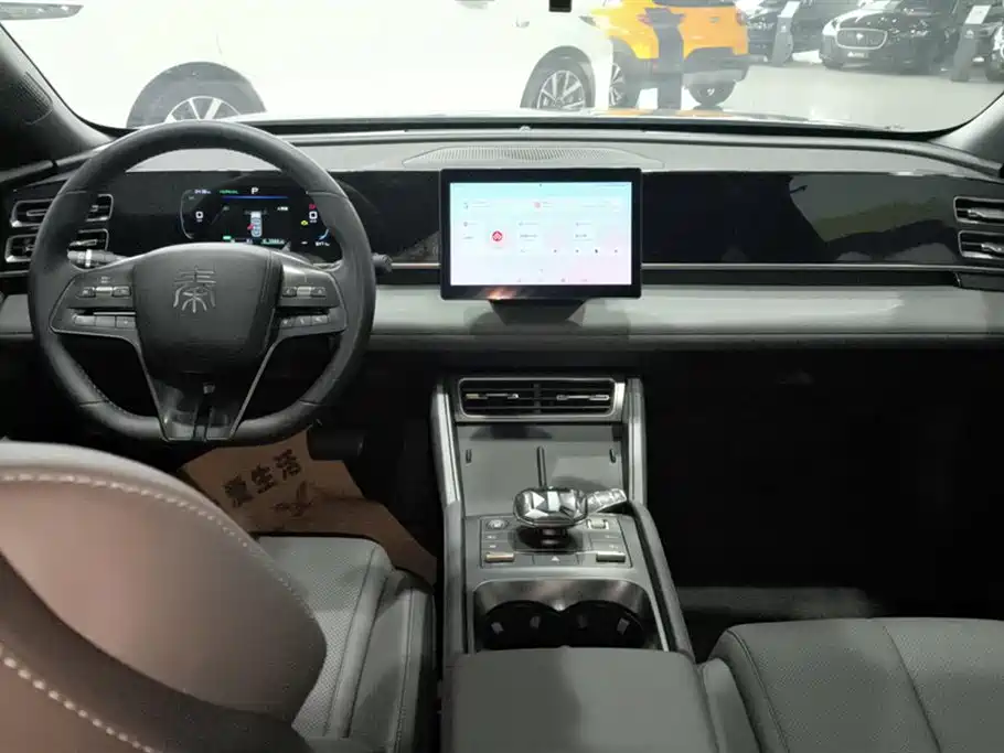 BYD Qin L 2024 DM-i 80KM Leading Edition фото 11