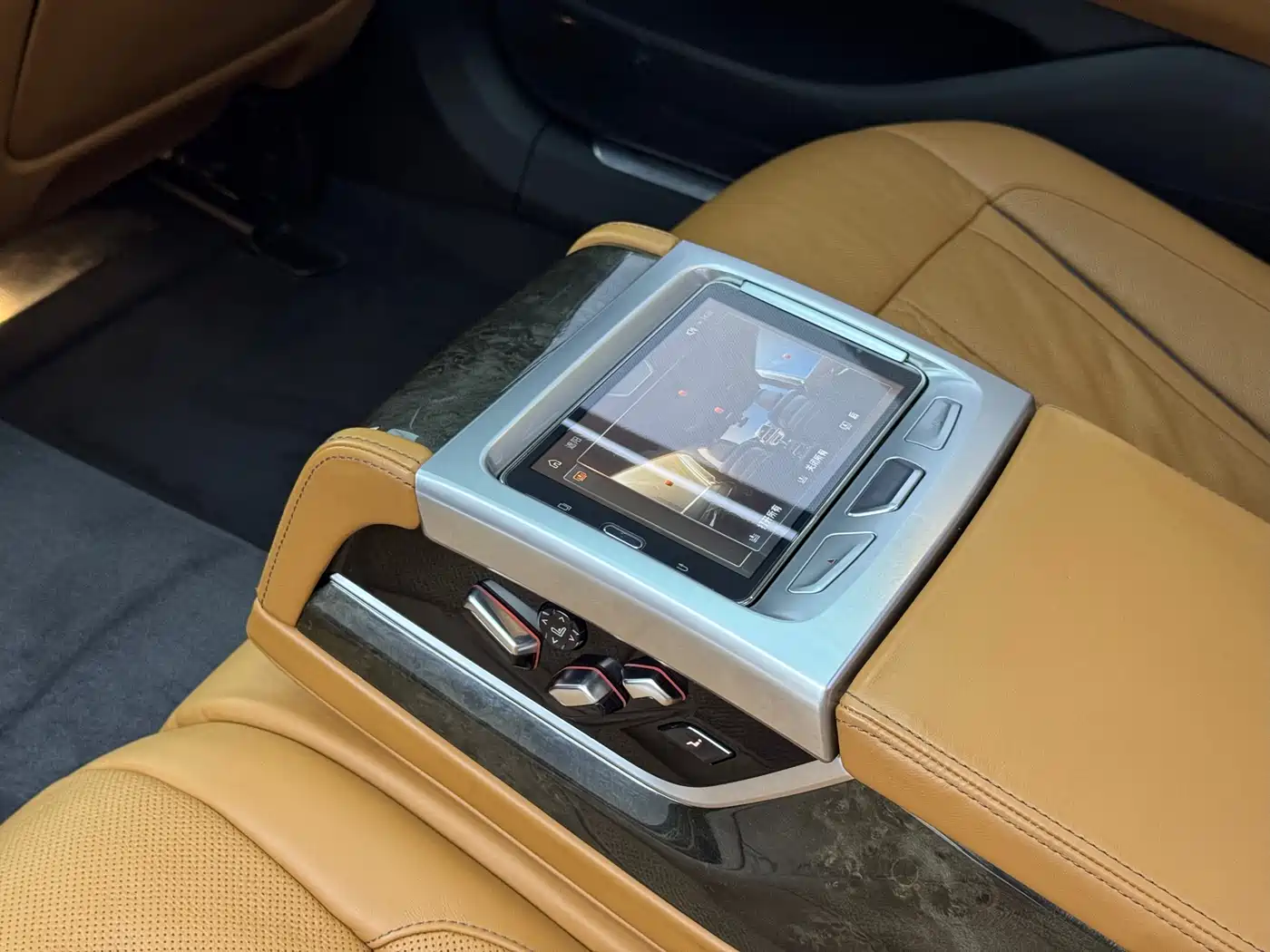 BMW 7 Series 2016 730Li Luxury фото 12