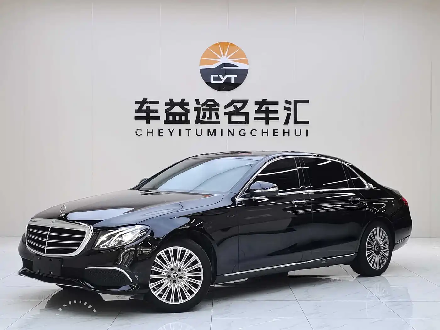 Фото 1 - Mercedes-Benz E-Class