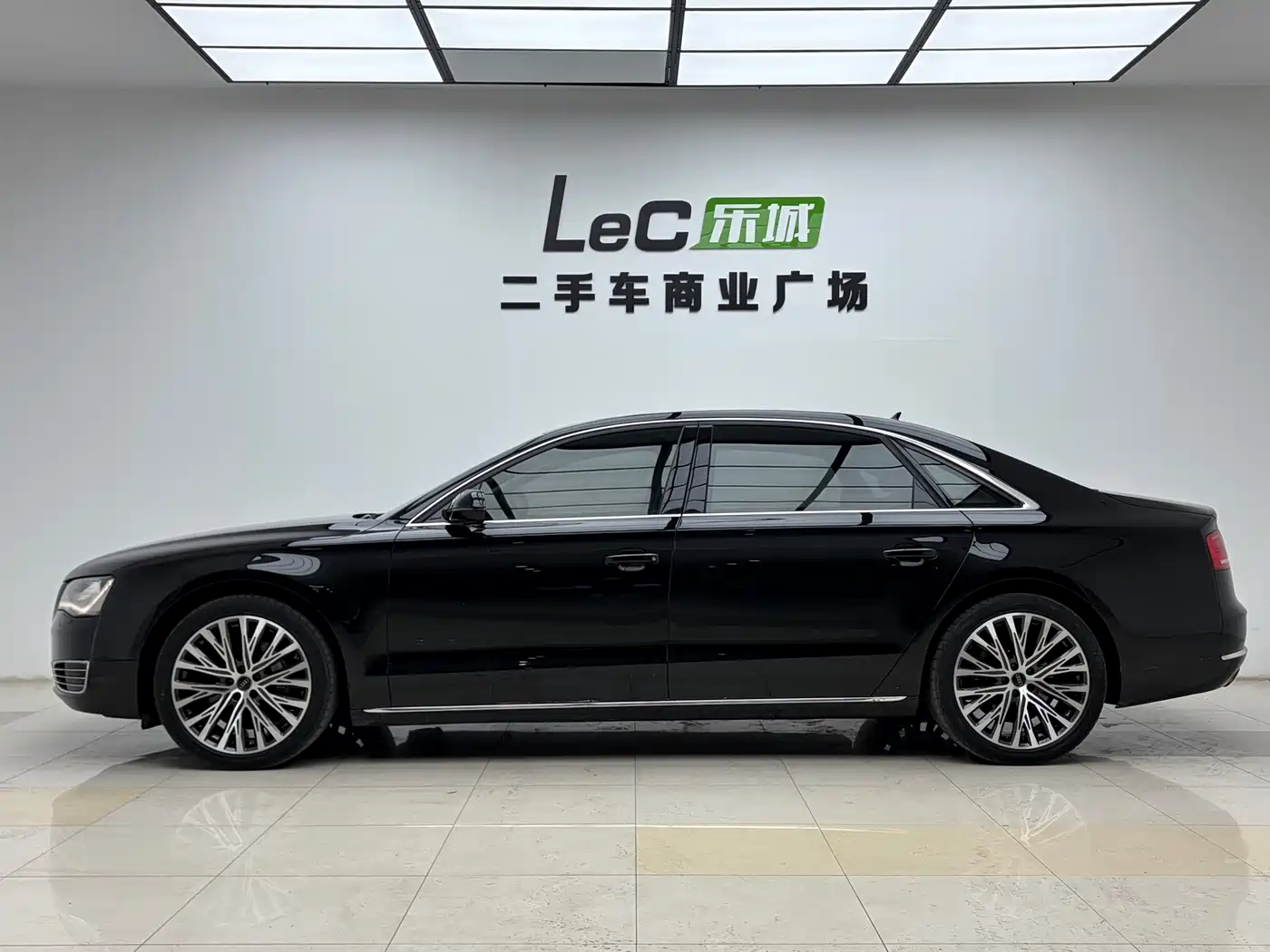 Audi A8 2013 A8L 45 TFSI quattro Comfort фото 2