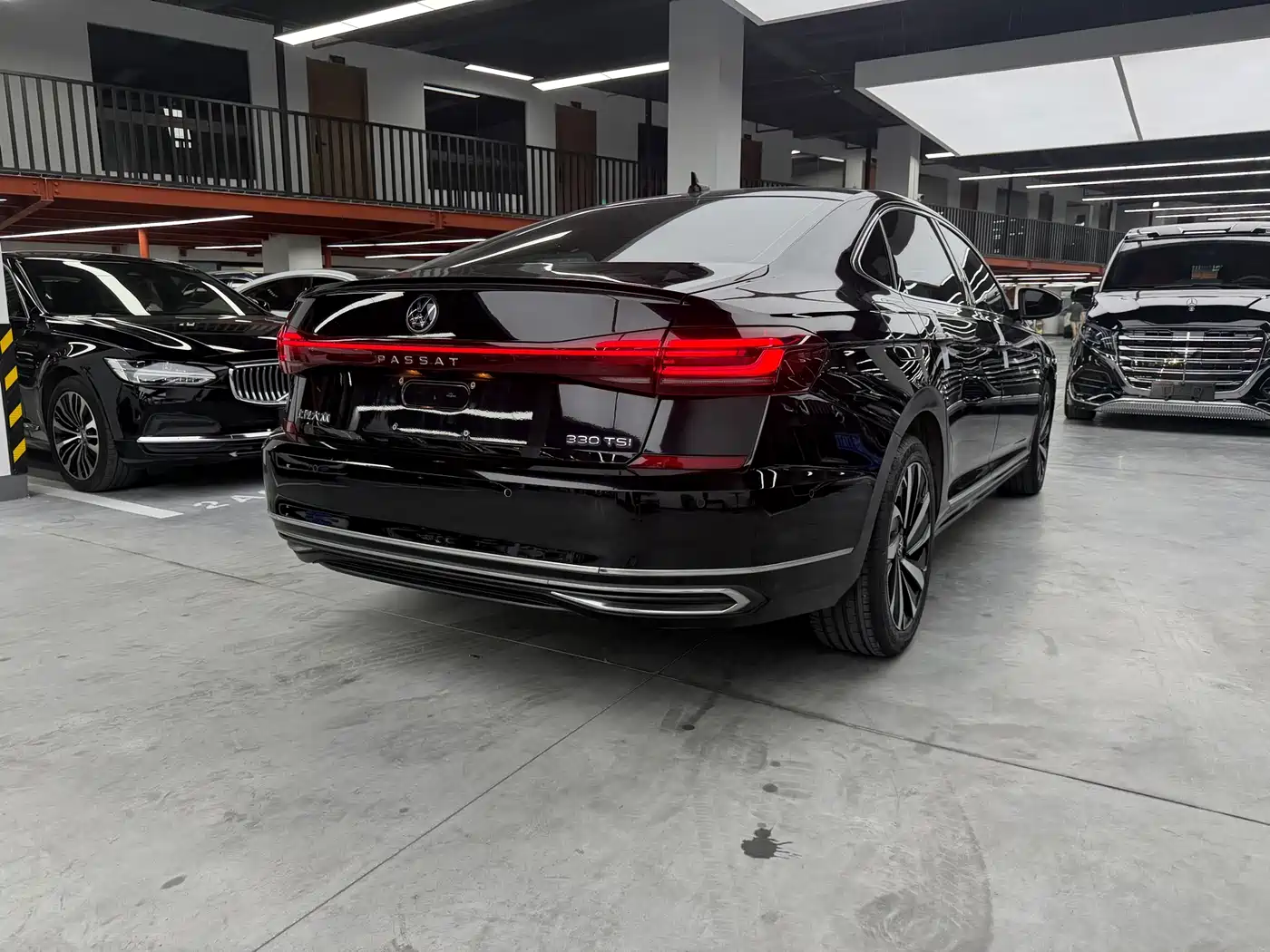 Volkswagen Passat 2023 330TSI Luxury Edition фото 16