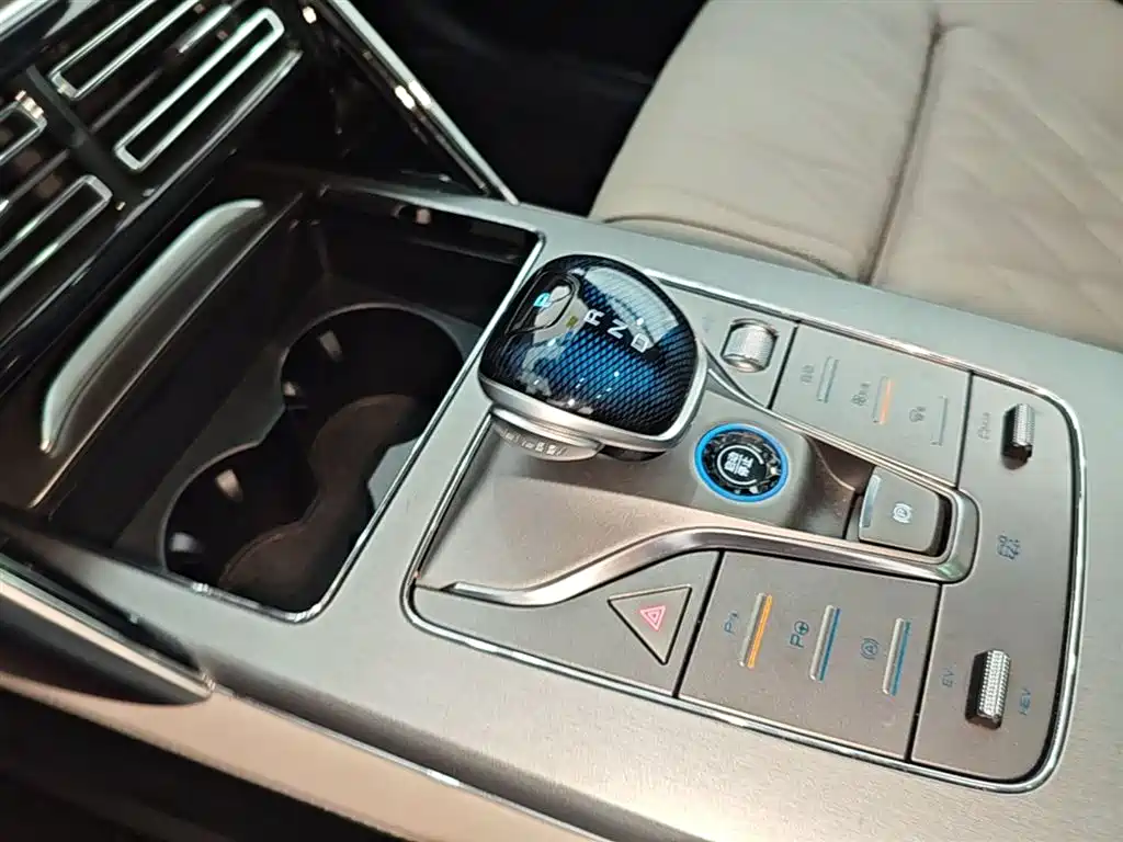 BYD Tang New Energy 2025 Smart Driving Edition DM-i 115KM Flagship фото 14