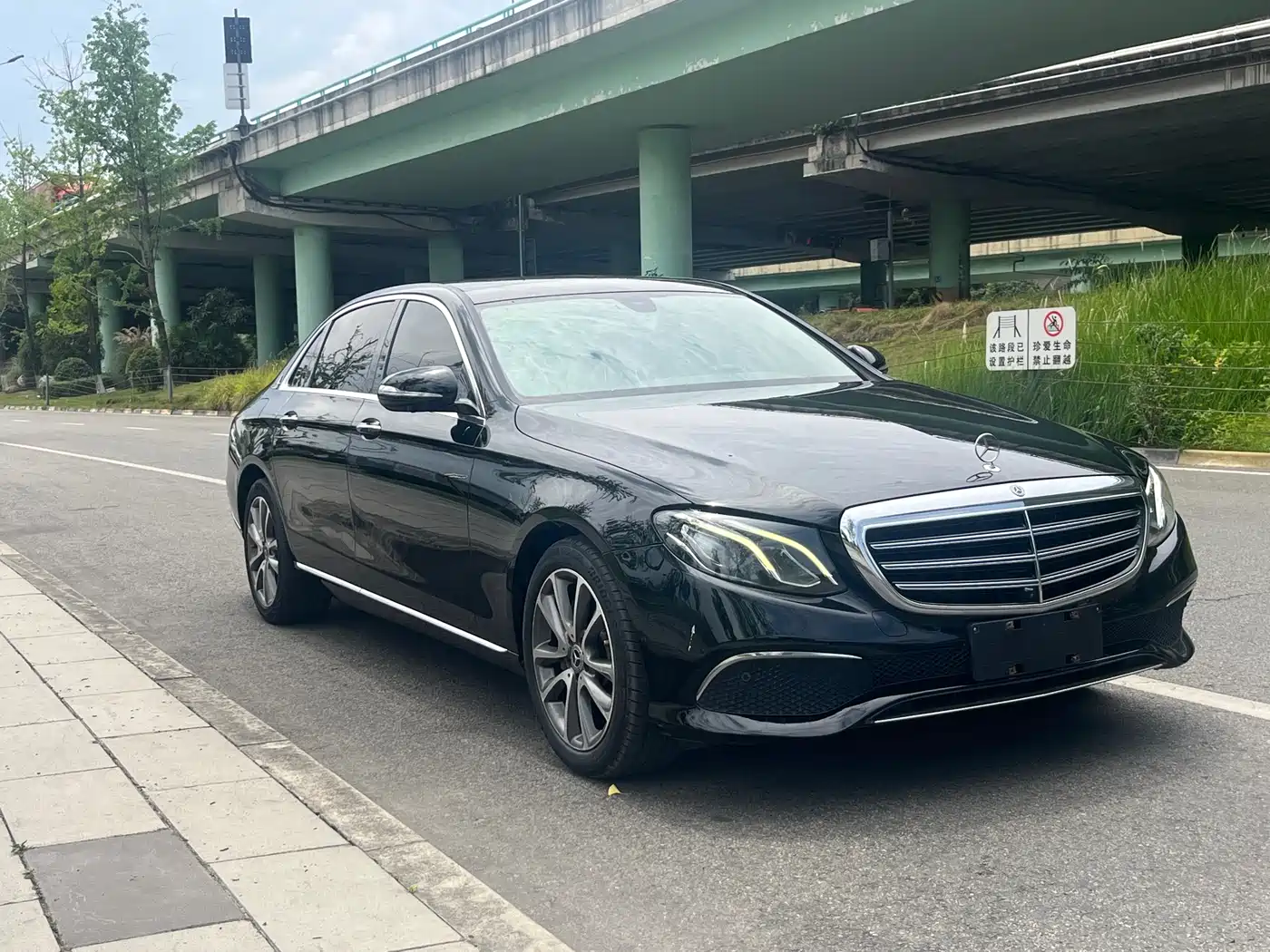 Mercedes-Benz E-Class 2019 E 300 L Fashion фото 3