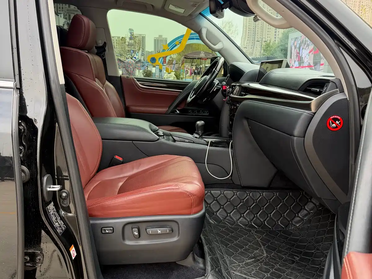 Lexus LX 2016 570 Luxury Premium Edition фото 12
