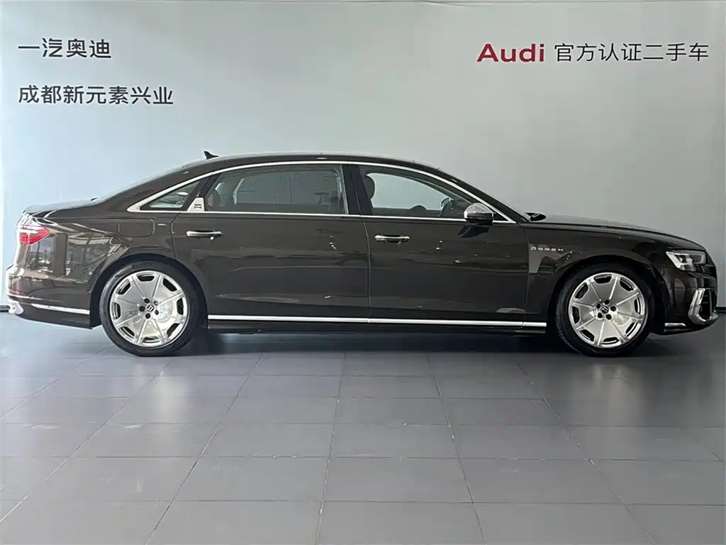 AUDI A8