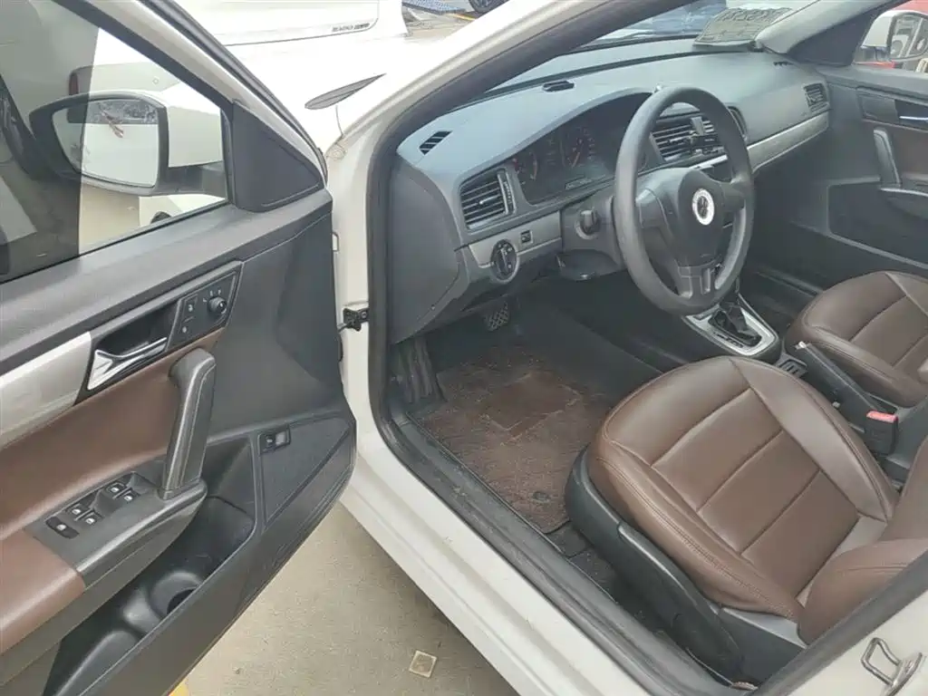 Volkswagen Lavida 2013 Facelift Classic 1.6L Automatic Trend фото 16