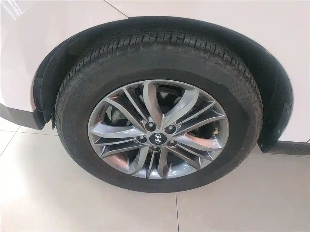 Hyundai Beijing Hyundai ix35 2015 2.0L Automatic 2WD Smart Type China IV фото 23