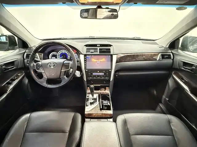 Toyota Camry 2015 2.0G Leading Edition фото 4