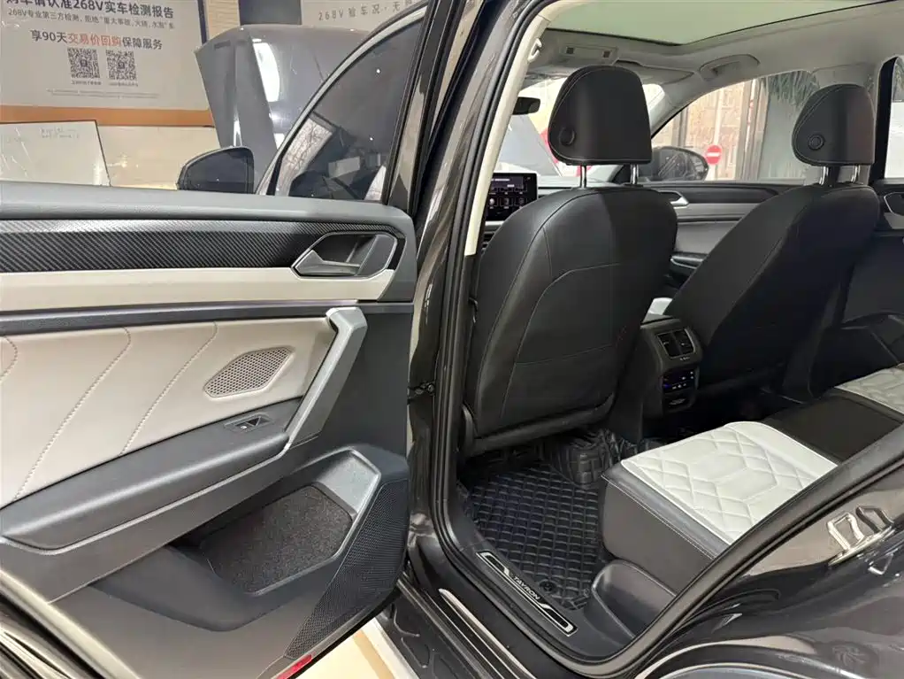 Volkswagen Tayron 2023 280TSI 2WD Luxury Plus Advanced Edition фото 17