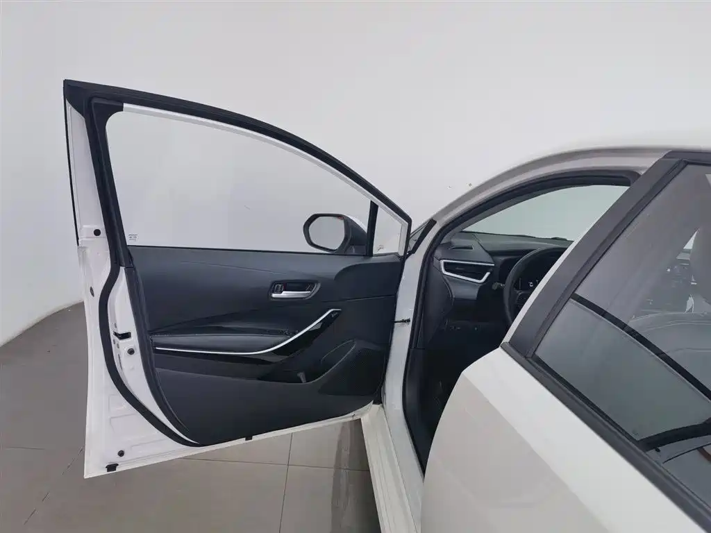 Toyota Corolla 2023 1.8L Smart Hybrid Dual Engine Pioneer Edition фото 8