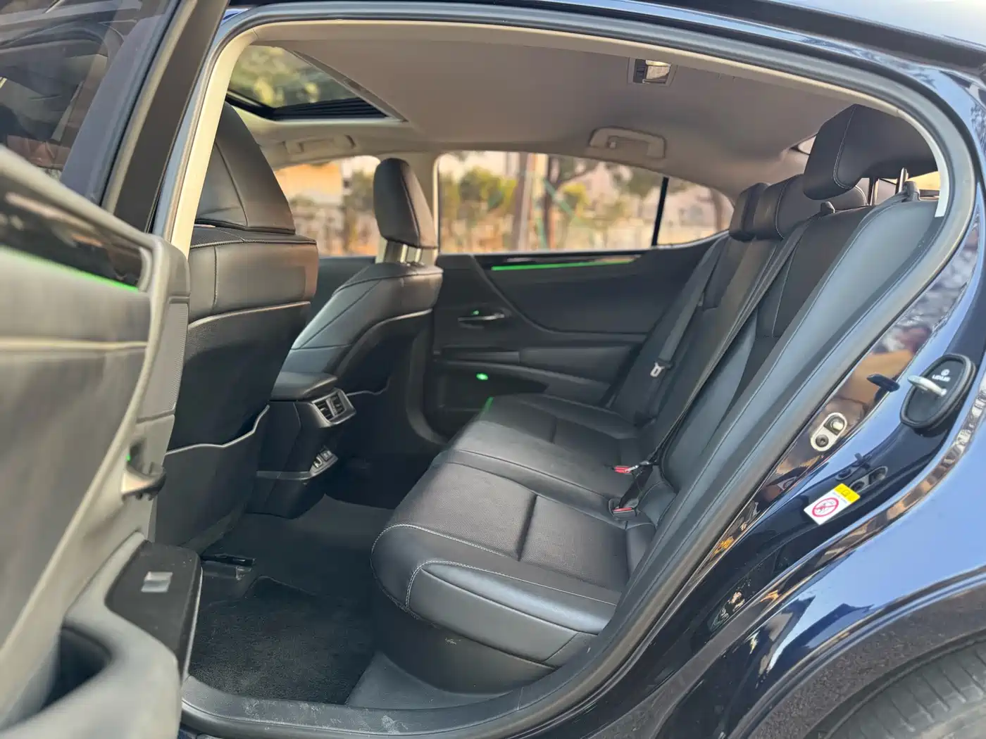 Lexus ES 2018 300h Excellence Edition China V фото 14
