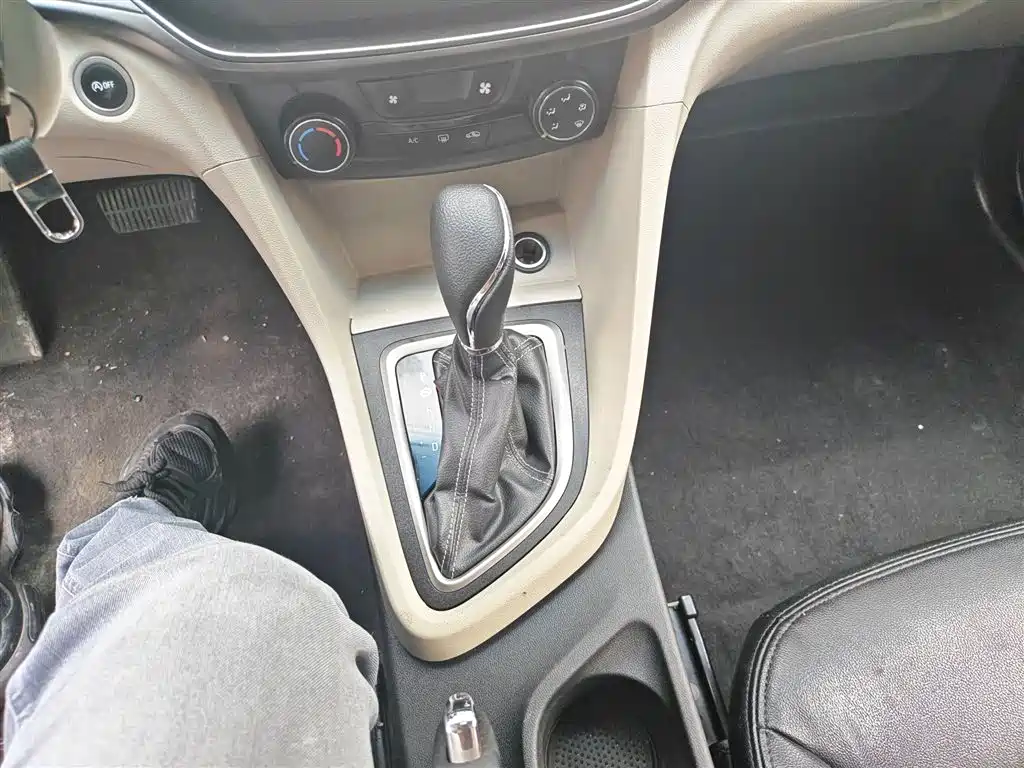 Buick Excelle 2015 15N Automatic Elite фото 14