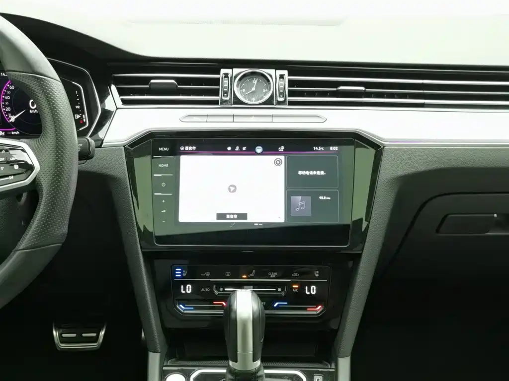 Volkswagen Magotan 2023 Model 2 Million Commemorative Edition 330TSI DSG Luxury фото 12