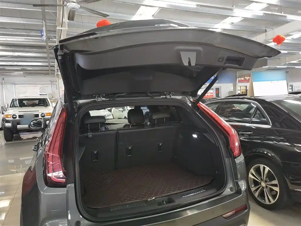 Cadillac XT4 2018 28T FWD Leading Edition фото 10