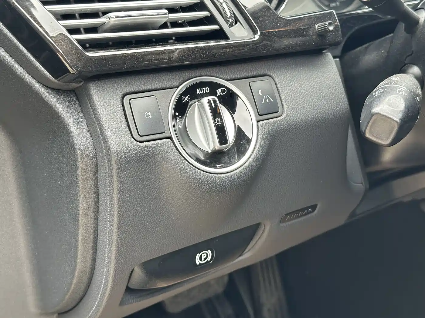 Mercedes-Benz E-Class 2013 E 300 L Fashion Luxury фото 12