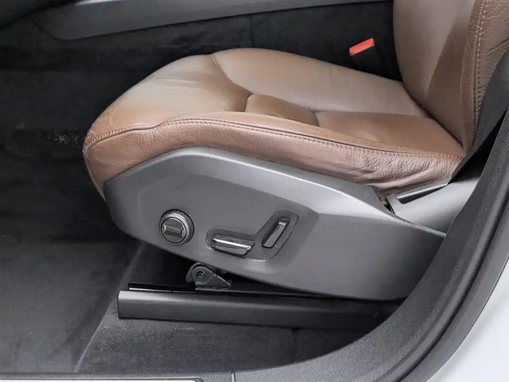 Volvo XC60 2020 T5 4WD Intelligent Comfort Luxury Edition фото 20