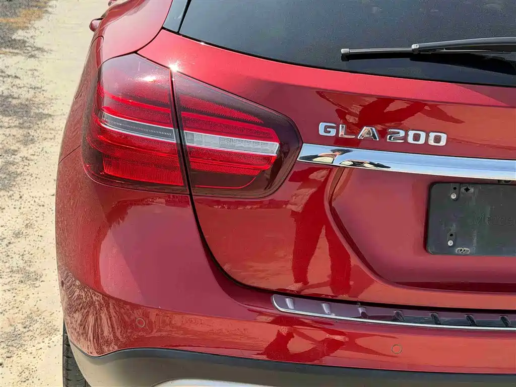 Mercedes-Benz GLA 2018 GLA 200 Dynamic фото 16