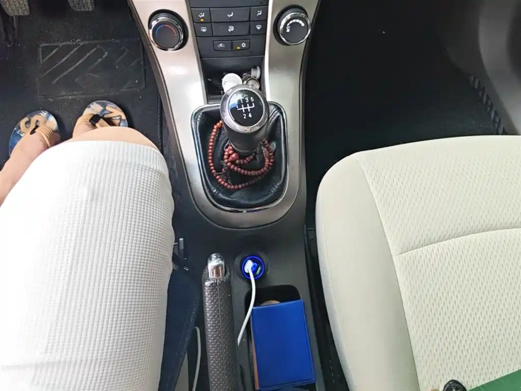 Chevrolet Cruze 2015 1.5L Classic SL MT фото 14