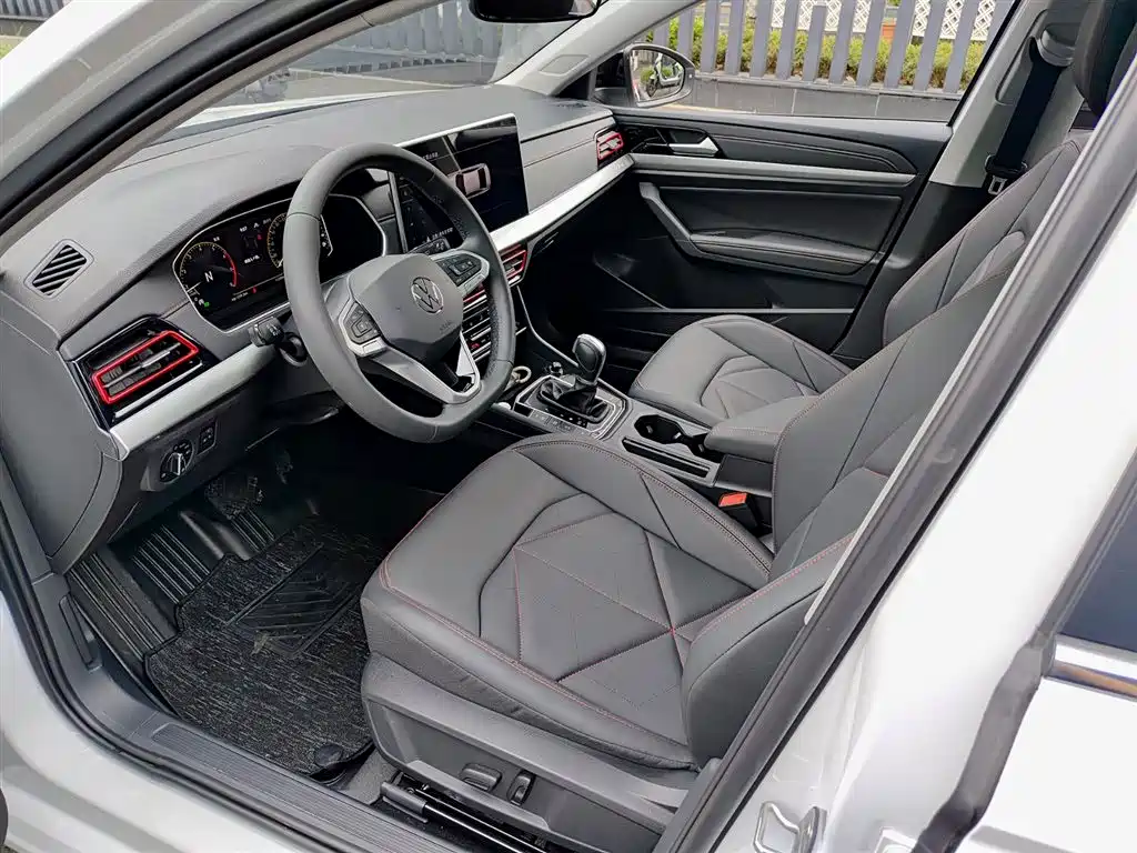 Volkswagen Lavida 2024 Model 300TSI DSG Starlight Leading Edition фото 7