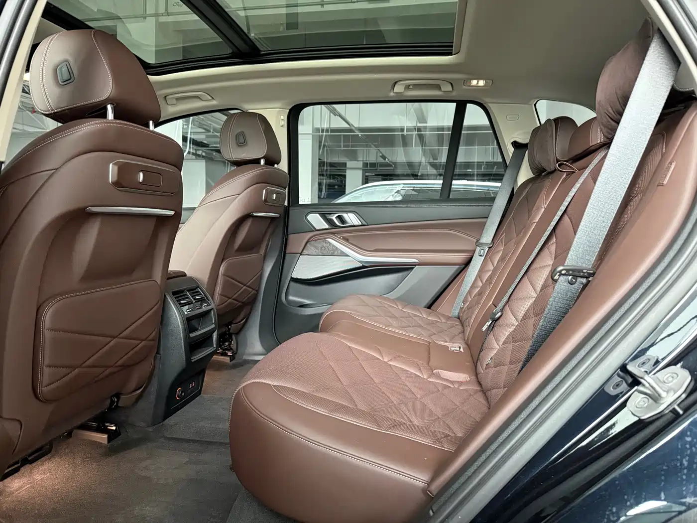 BMW X5 2025 Model xDrive 30Li Exclusive M Sport Blackout Package фото 22