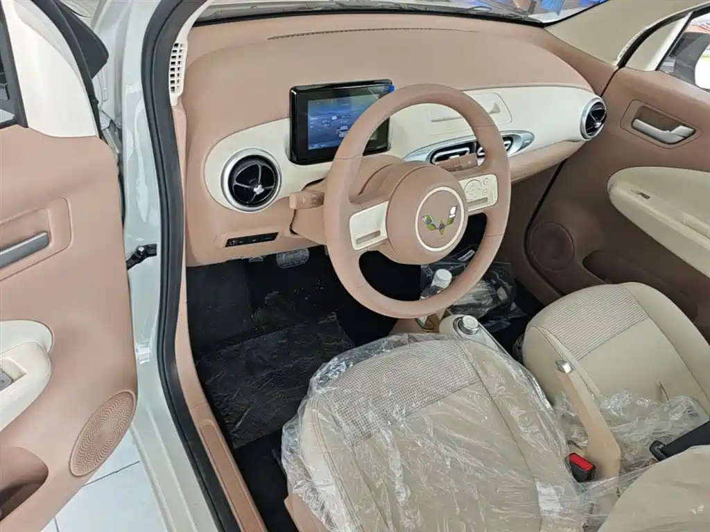 Wuling Motors Hongguang MINIEV 2026 2025 4-Door Advanced